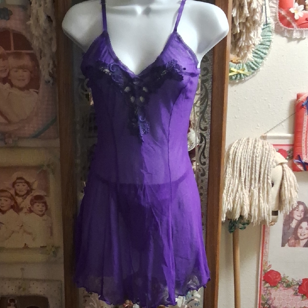 Vintage 90's,Purple Chemise/ Nighty with Matching Panty & Embroidered Detail🍇🍇